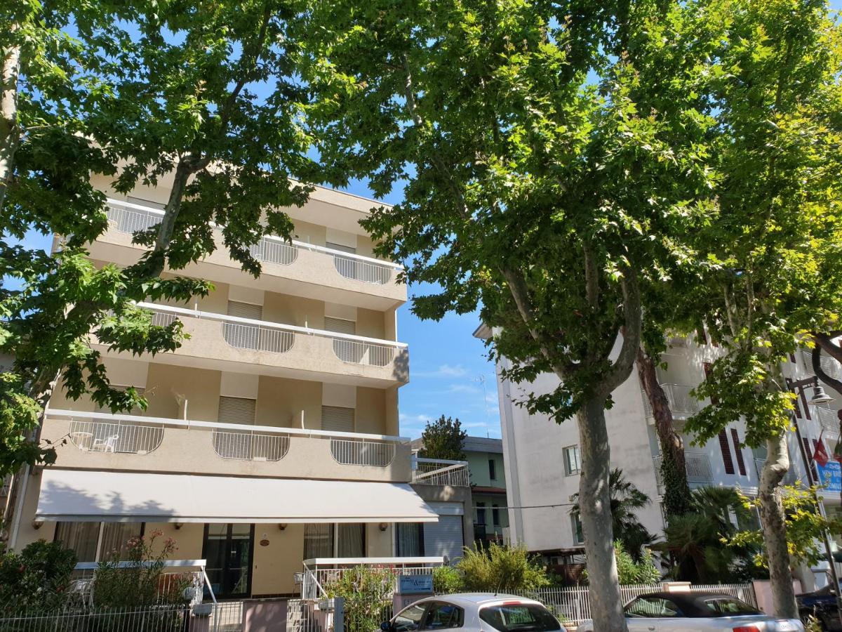 B&B Domus Mea チェゼナーティコ エクステリア 写真